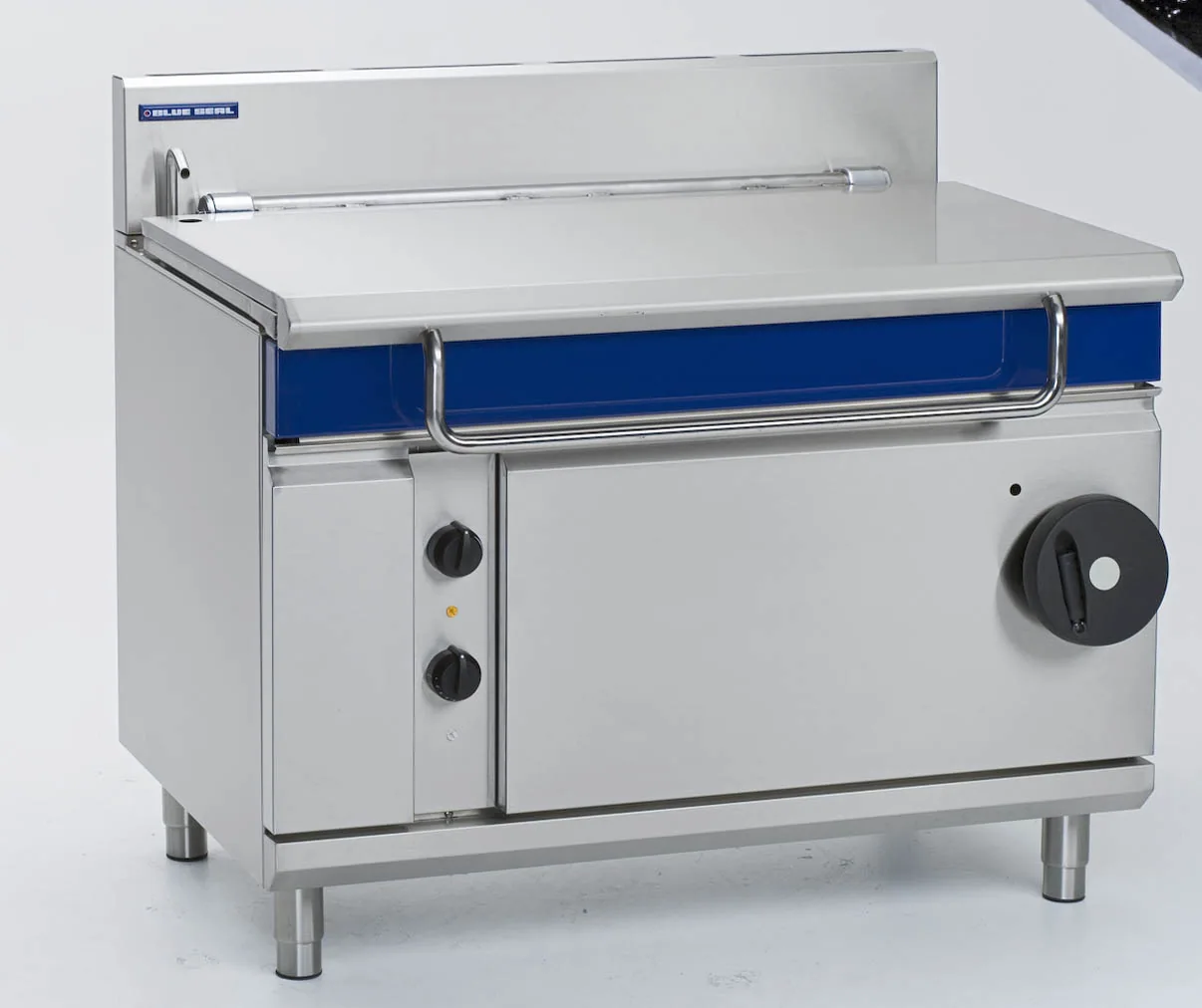 Blue Seal Evolution Series 1200mm Electric Tilting Bratt Pan (Manual)