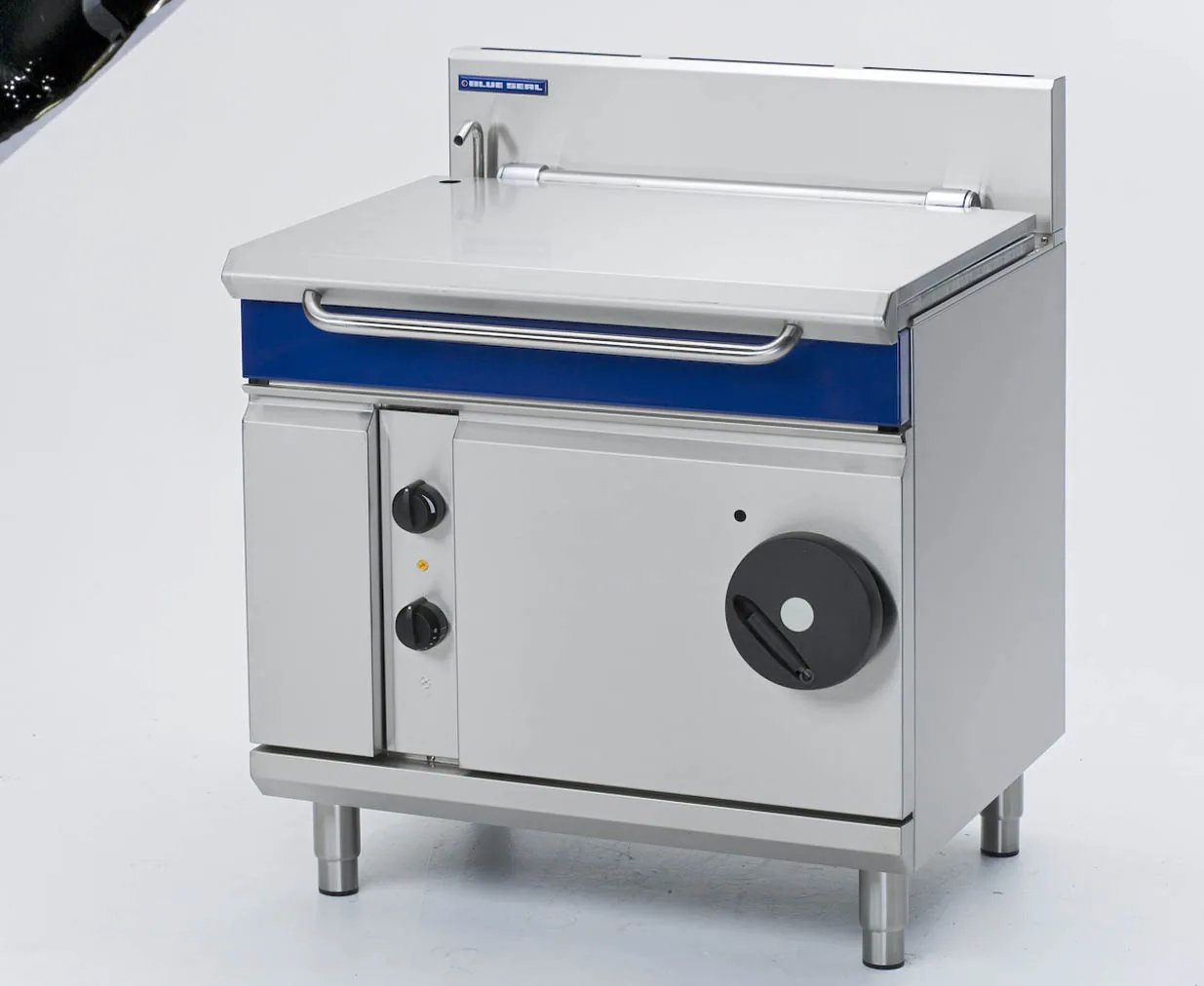 Blue Seal Evolution Series 900mm Electric Tilting Bratt Pan (Manual)