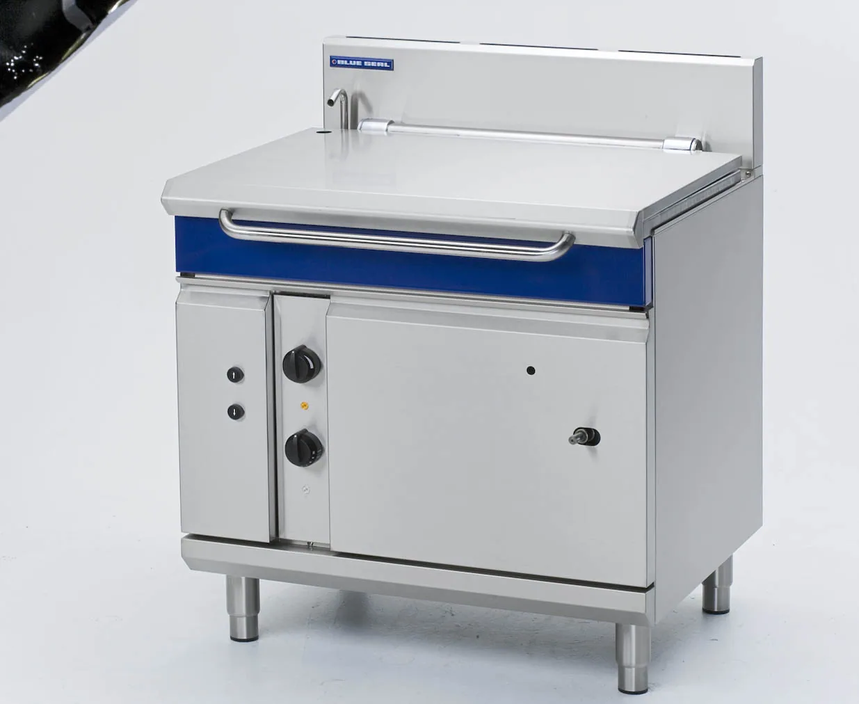 Blue Seal Evolution Series 900mm Gas Tilting Bratt Pan (Automatic Tilt)