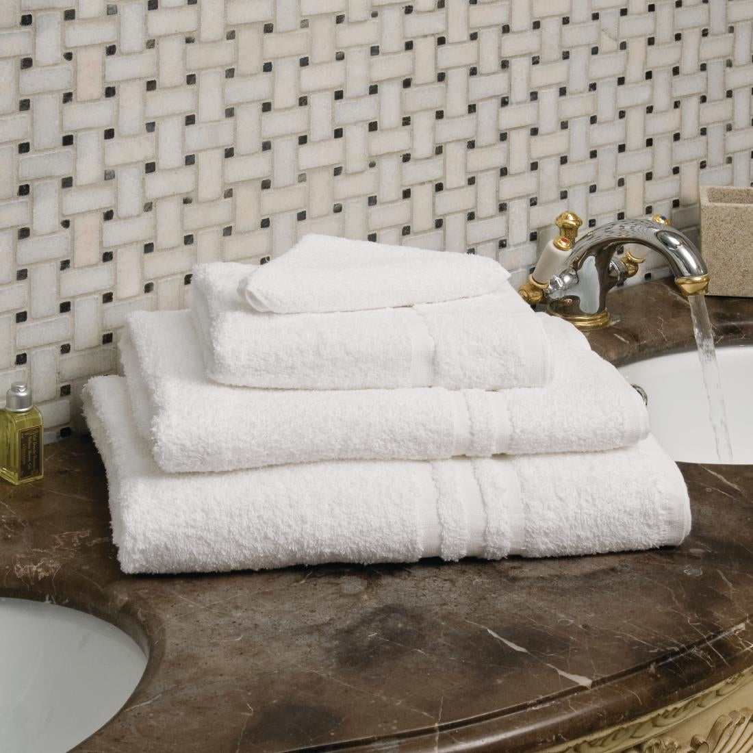 Mitre Essentials Capri Bath Sheet